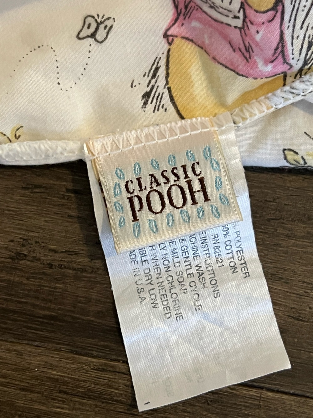 Vintage 1997 beige pink Disney Winnie The Pooh baby crib sheet & ruffled bumper - Picture 10 of 10